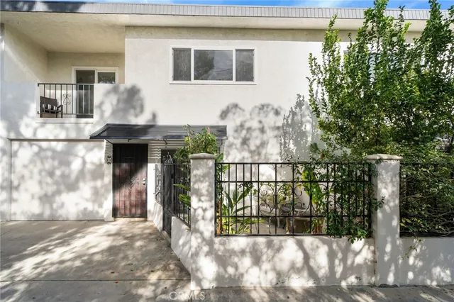 $749,000 | 5017 Cartwright Avenue, Unit 3, North Hollywood, CA 91601
