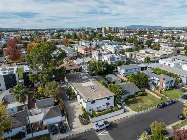 $749,000 | 5017 Cartwright Avenue, Unit 3, North Hollywood, CA 91601