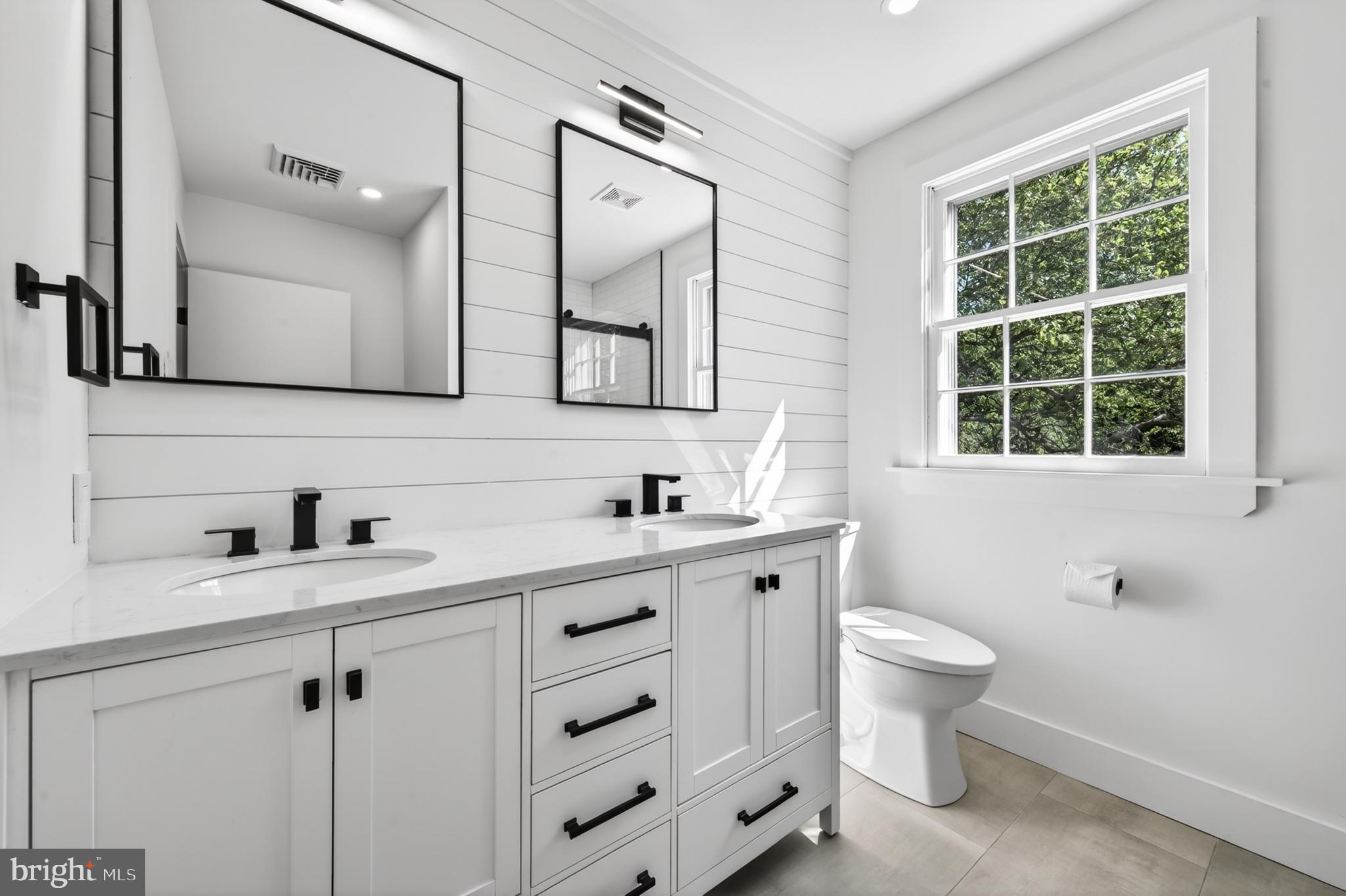 21 College View Road Malvern, PA 19355 - Photo 20 of 35 Primary bedroom en suite bathroom
