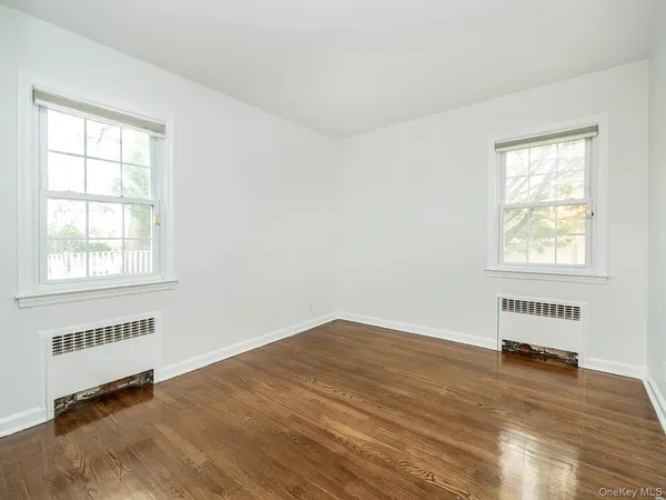 $6,300 | 41 South 4th Street, Locust Valley, NY 11560