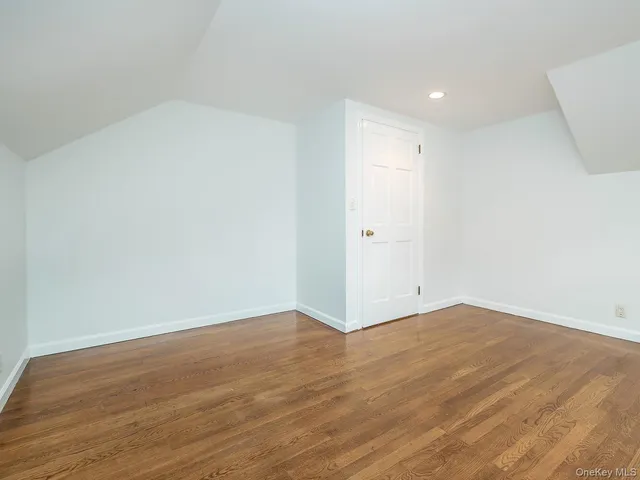 $6,900 | 41 South 4th Street, Locust Valley, NY 11560