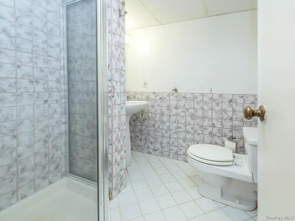 $6,300 | 41 South 4th Street, Locust Valley, NY 11560