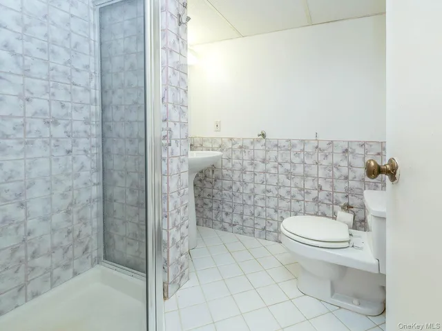 $6,900 | 41 South 4th Street, Locust Valley, NY 11560