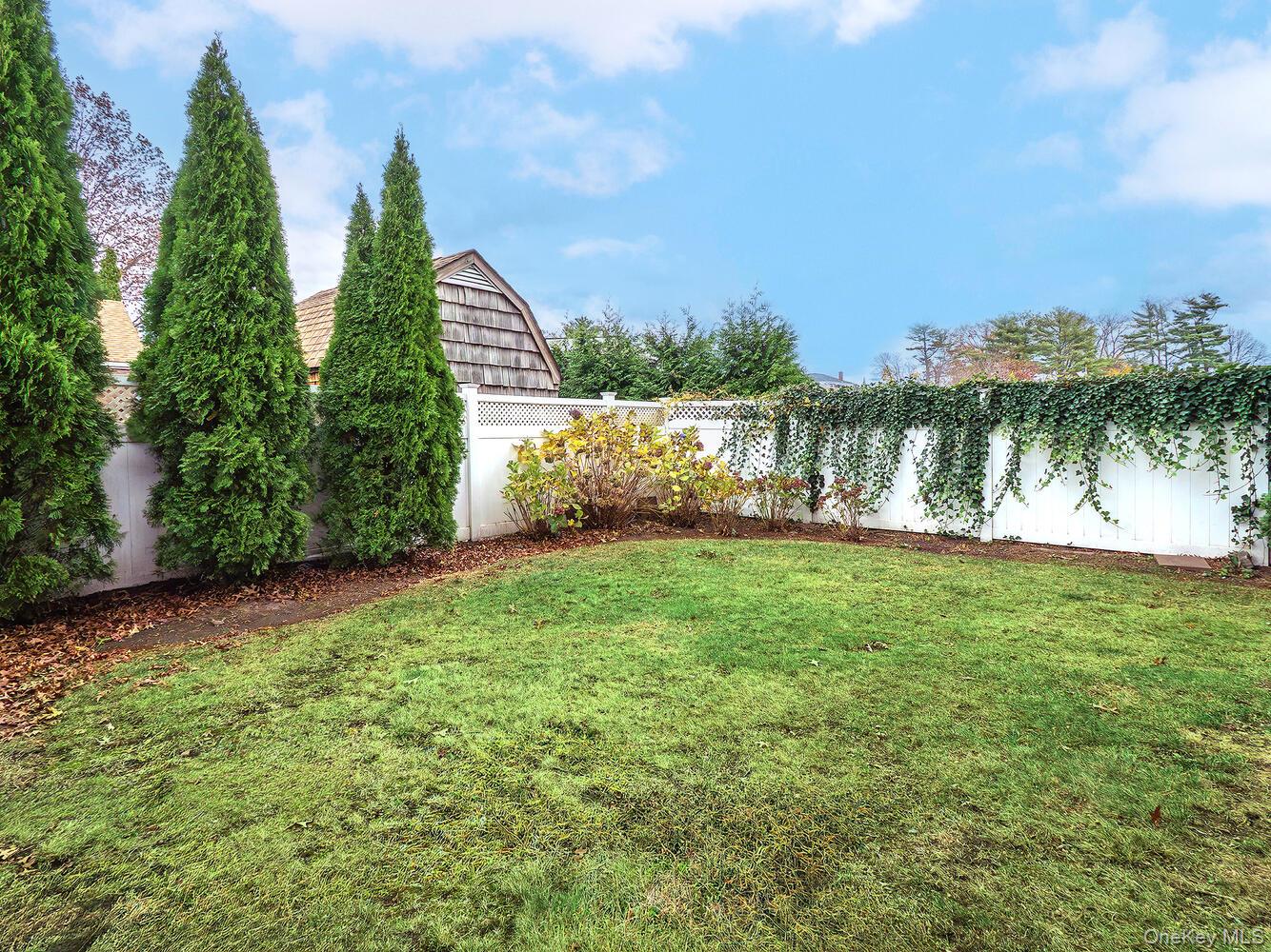 41 South 4th Street Locust Valley, NY 11560 - Photo 39 of 39 View of fenced backyard