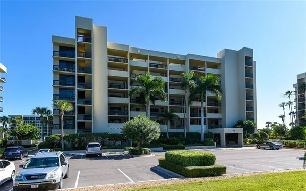 $11,000 | 1125 Gulf Of Mexico Drive, Unit 403, Longboat Key, FL 34228