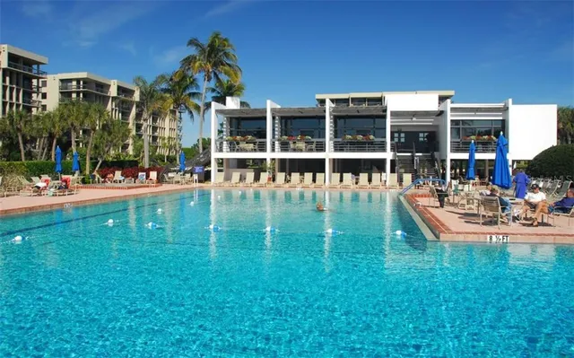 $11,000 | 1125 Gulf Of Mexico Drive, Unit 403, Longboat Key, FL 34228