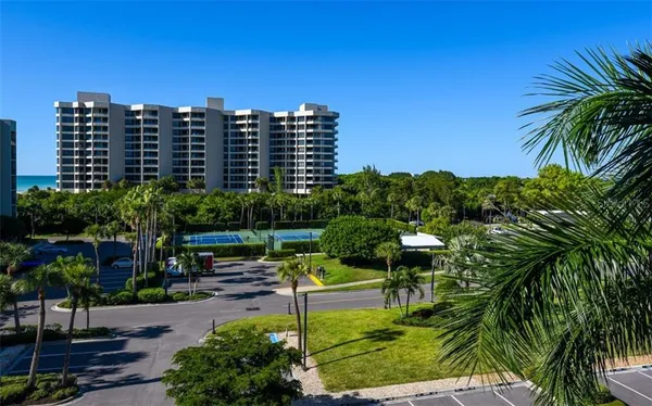 $11,000 | 1125 Gulf Of Mexico Drive, Unit 403, Longboat Key, FL 34228