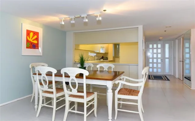 $11,000 | 1125 Gulf Of Mexico Drive, Unit 403, Longboat Key, FL 34228