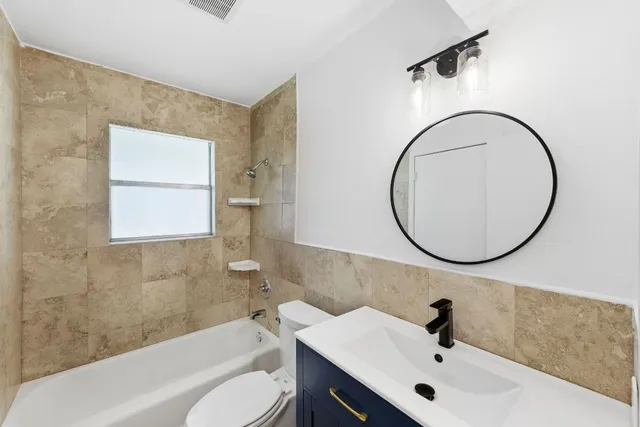 $1,100,000 | 6701 Lexington Road, Austin, TX 78757