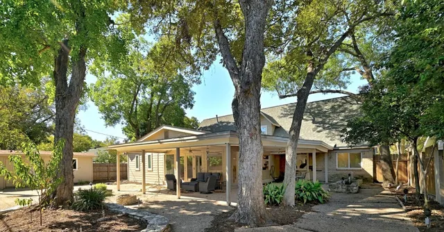 $1,100,000 | 6701 Lexington Road, Austin, TX 78757