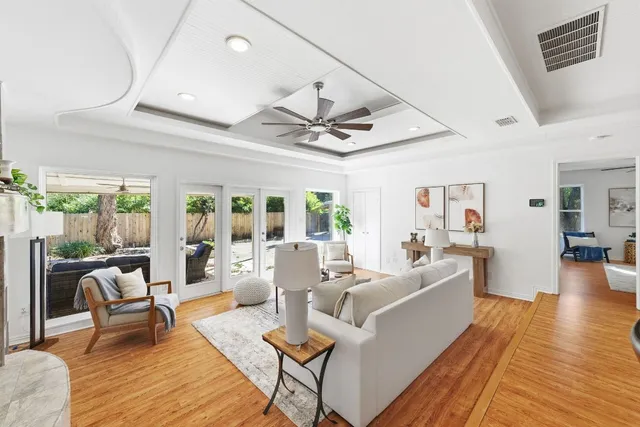 $1,100,000 | 6701 Lexington Road, Austin, TX 78757