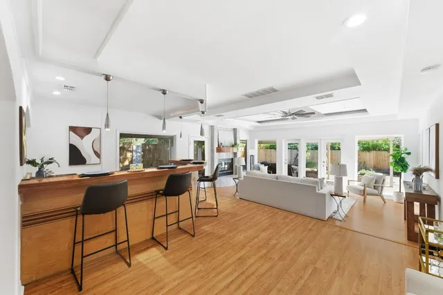 $1,100,000 | 6701 Lexington Road, Austin, TX 78757