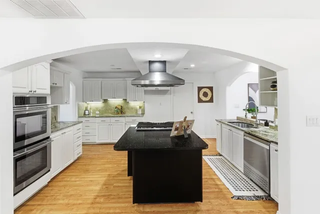 $1,100,000 | 6701 Lexington Road, Austin, TX 78757