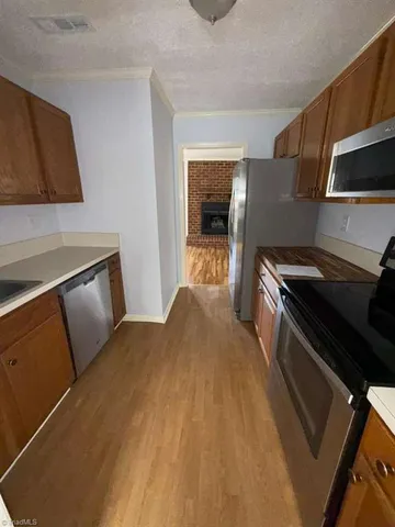 $2,000 | 327 Mar-Don Hills Court, Winston-Salem, NC 27104