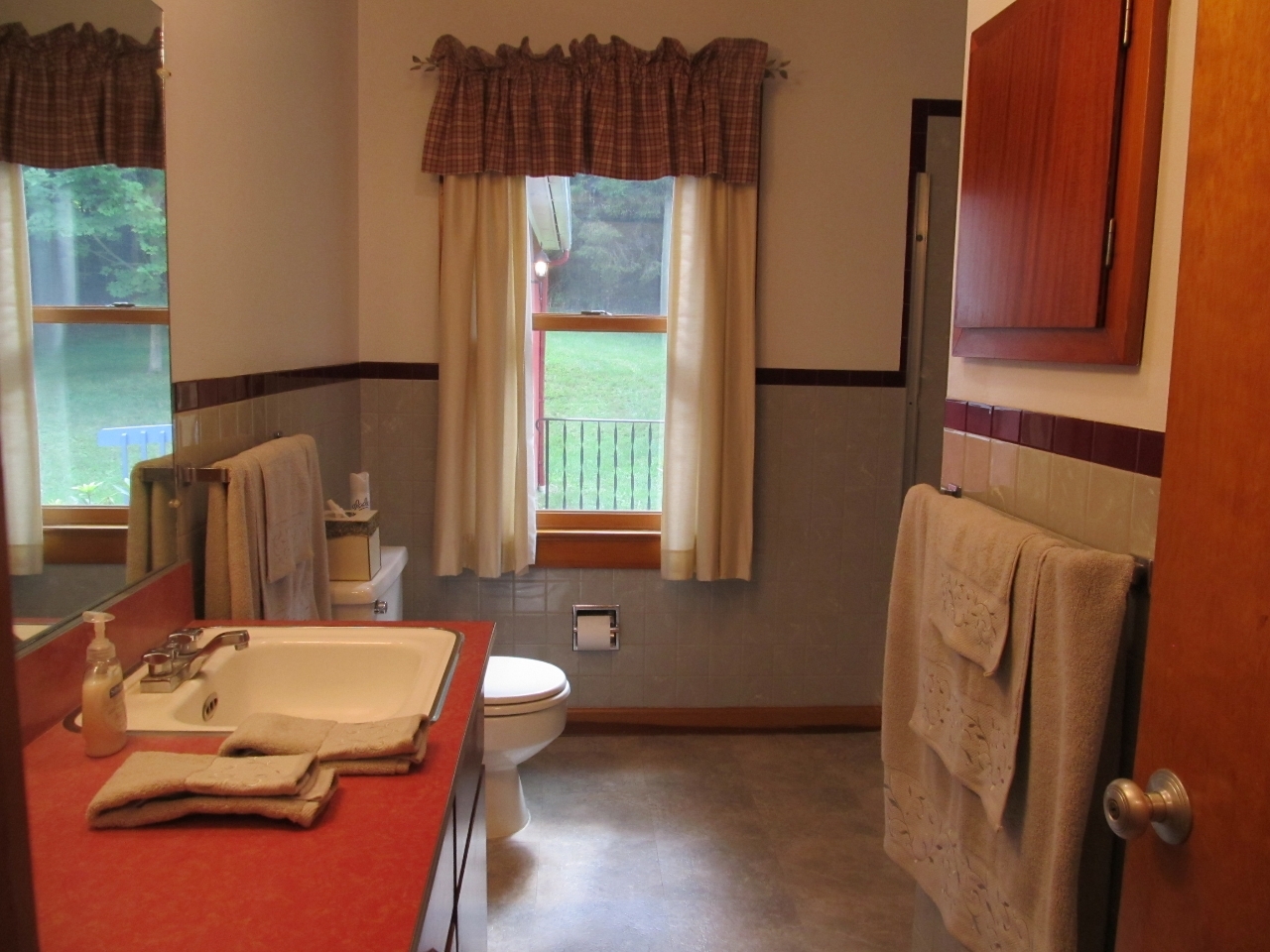 41 Albany Road West Stockbridge, MA 01266 - Photo 9 of 30 Full Bathroom