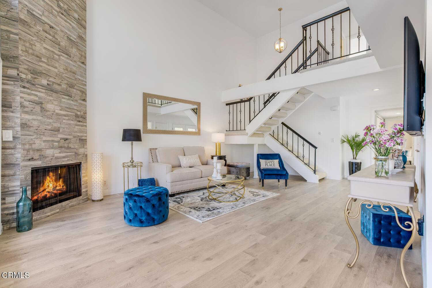 4561 Costa De Oro Oxnard, CA 93035 - Photo 5 of 36 4561 Costa De Oro Oxnard CA-large-007-01