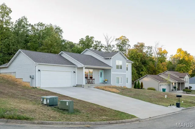 $294,500 | 363 Moss Lane, Farmington, MO 63640