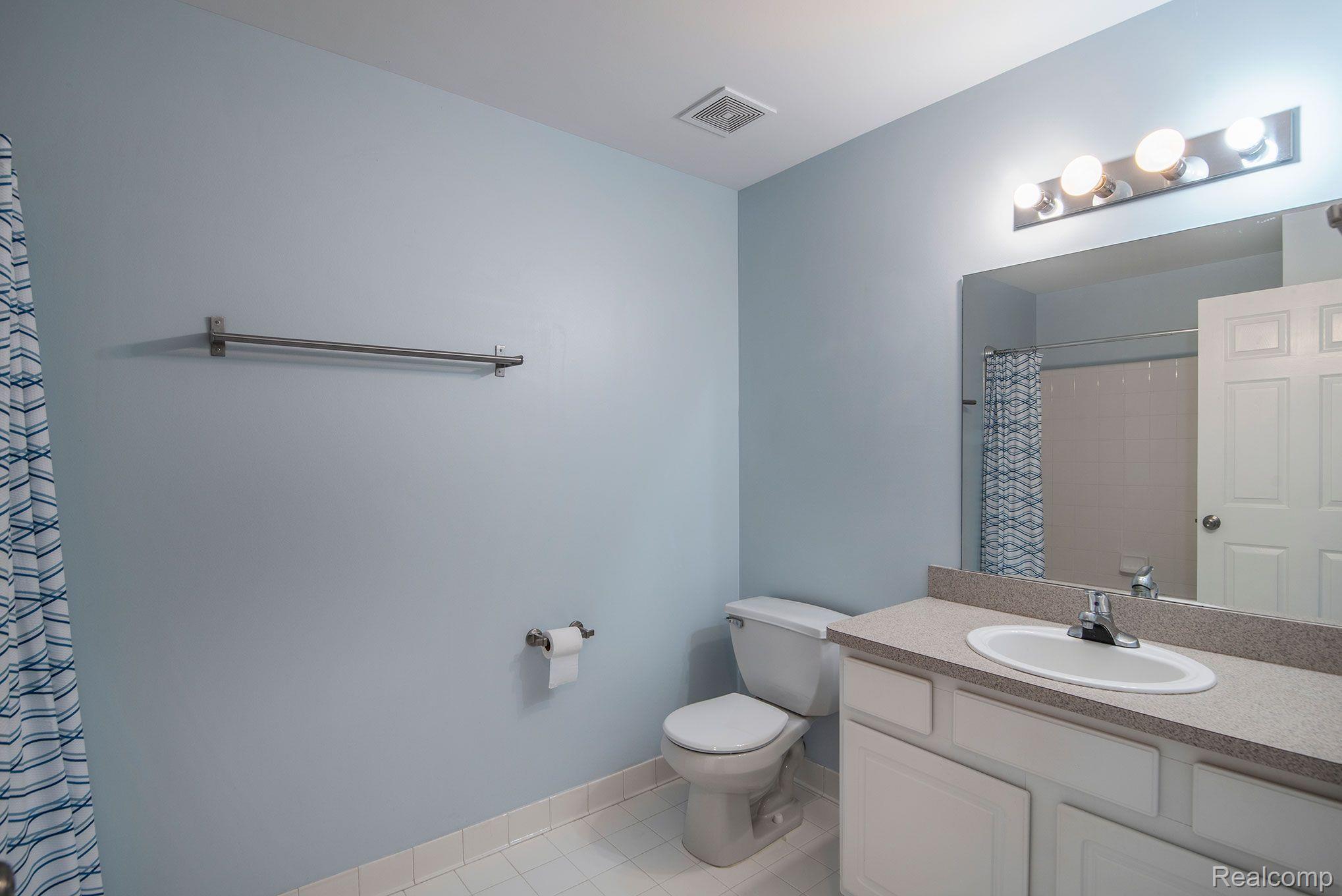 1814 Flagstone Circle Rochester, MI 48307 - Photo 13 of 23 Gallery Image 13