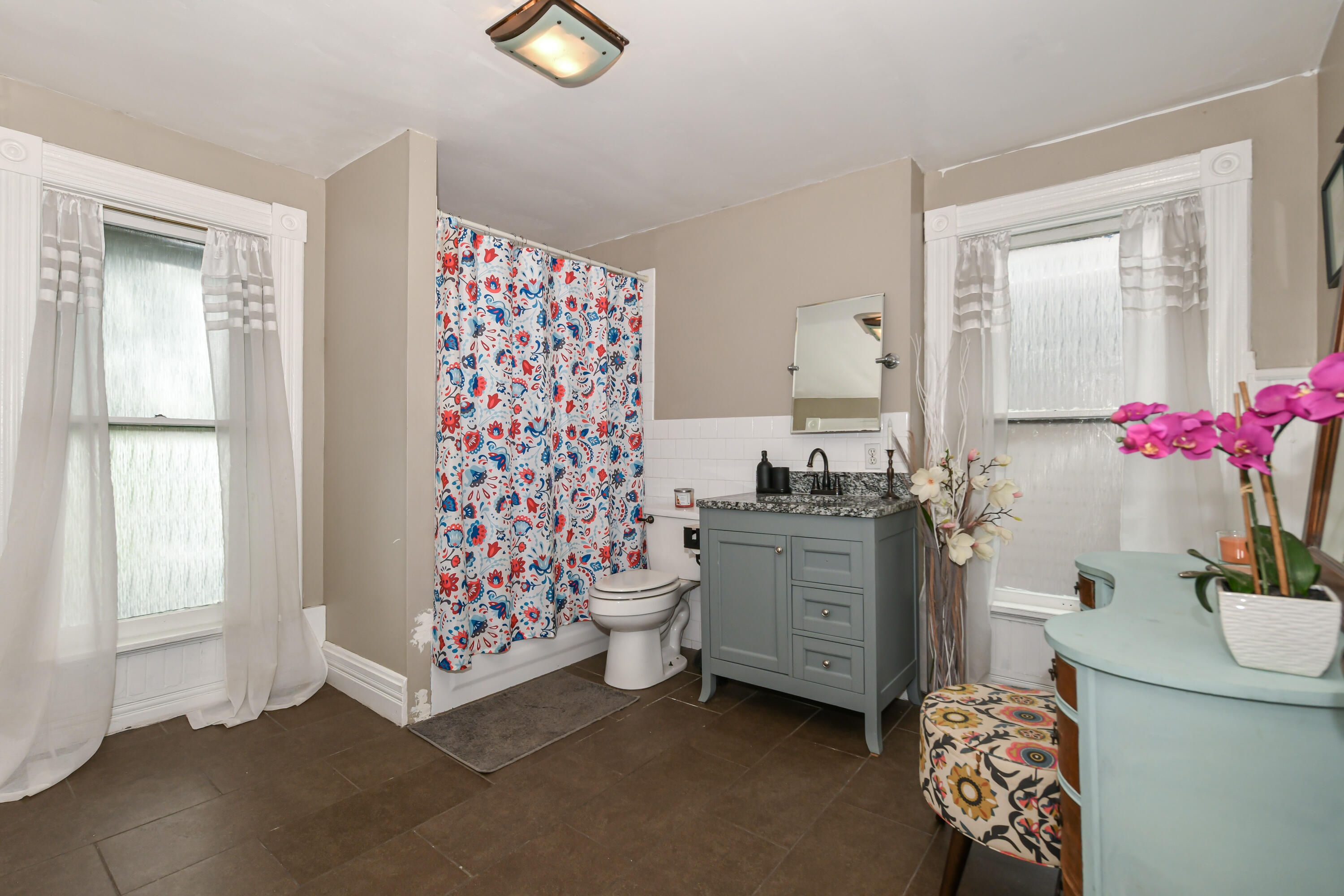 933 North 34th Street Milwaukee, WI 53208 - Photo 27 of 38 HEN_4648