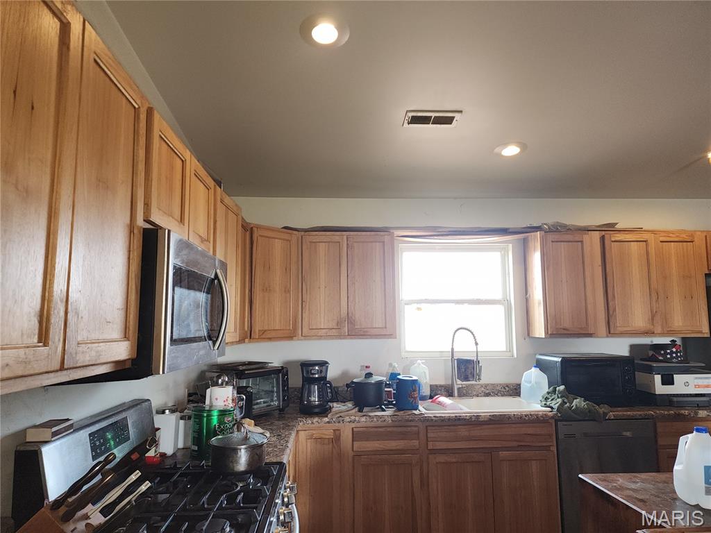 21023 Old Rte 66 Mount Olive, IL 62069 - Photo 13 of 15