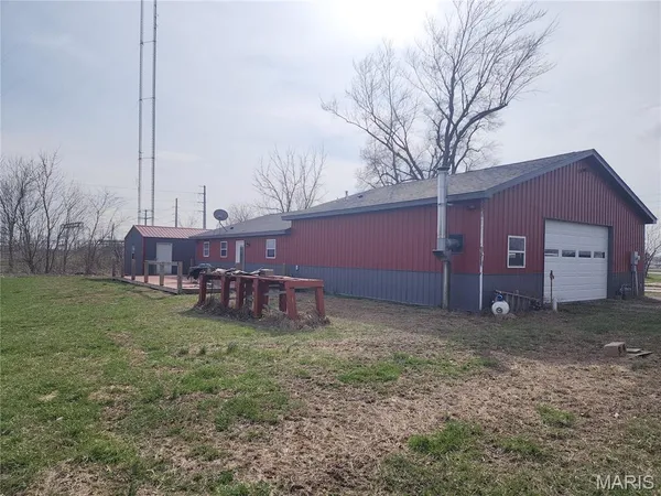 $185,000 | 21023 Old Rte 66, Mount Olive, IL 62069