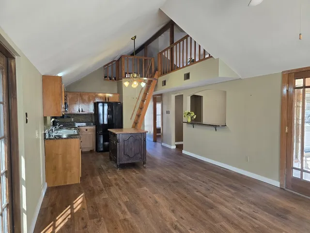 $1,200 | 108 F Street, Kerrville, TX 78028