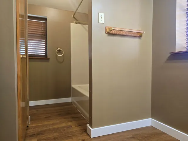 $1,200 | 108 F Street, Kerrville, TX 78028