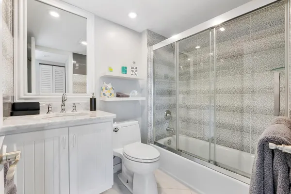 $635,000 | 3212 South Ocean Boulevard, Unit 606A, Highland Beach, FL 33487