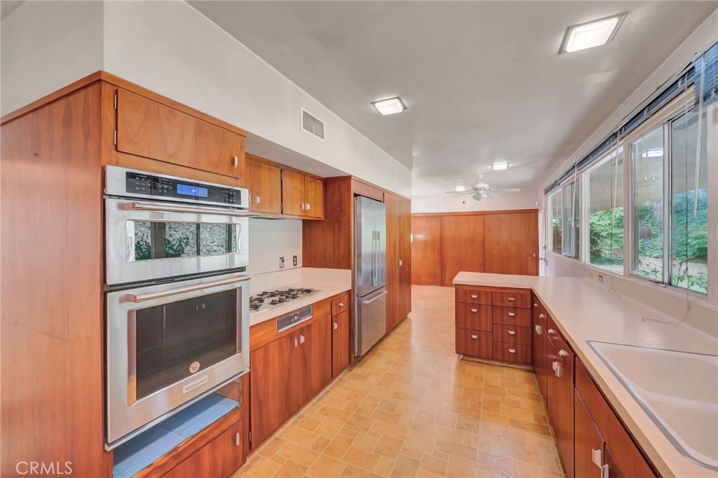 574 South Chaparro Road Covina, CA 91724 - Photo 13 of 26