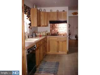 515 Grings Hill Road Sinking Spring, PA 19608 - Photo 4 of 6