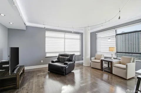 $899,000 | 88 East San Fernando Street, Unit 1002, San Jose, CA 95113