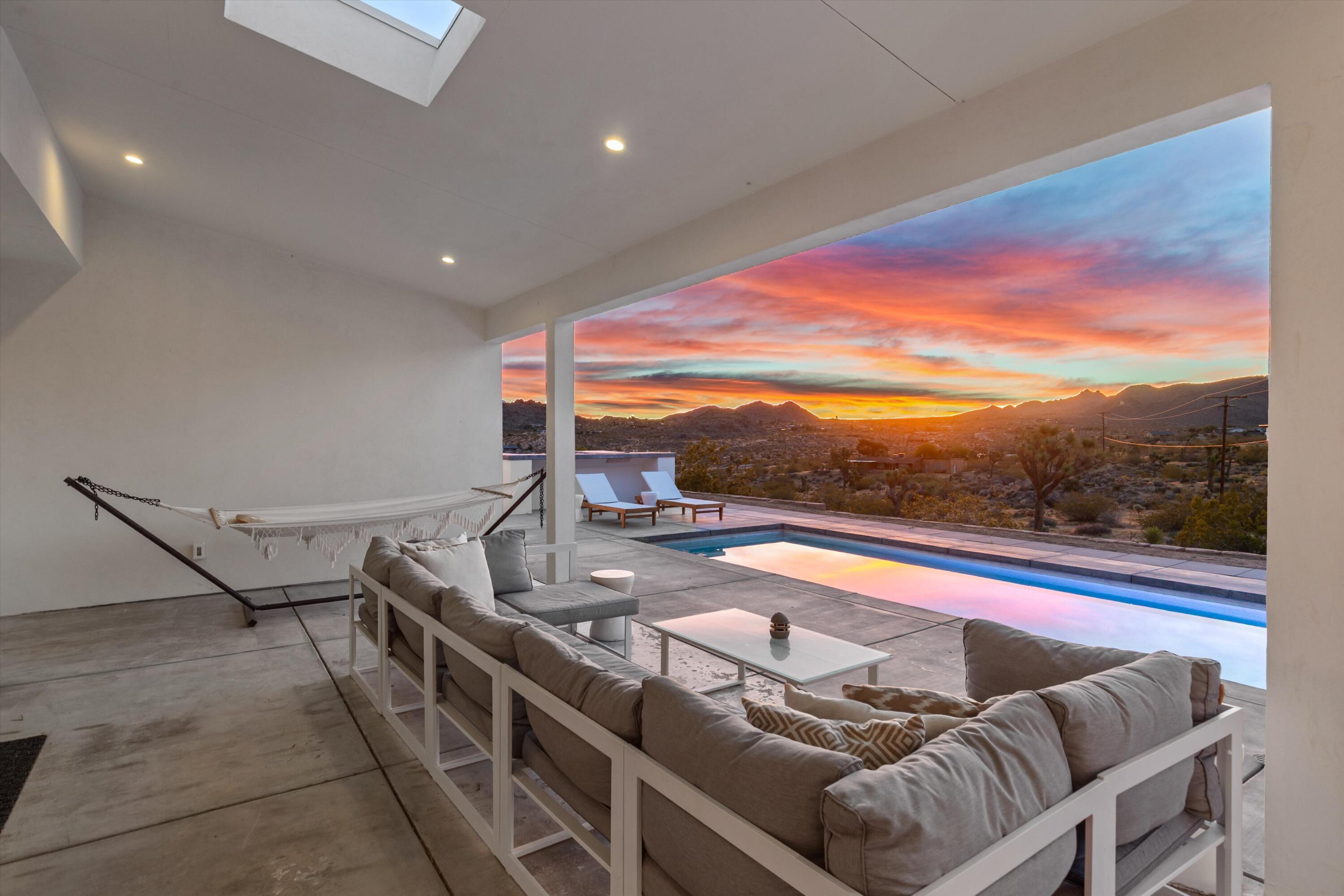 8825 Lilley Road Joshua Tree, CA 92252 - Photo 46 of 56 a living room with furniture
