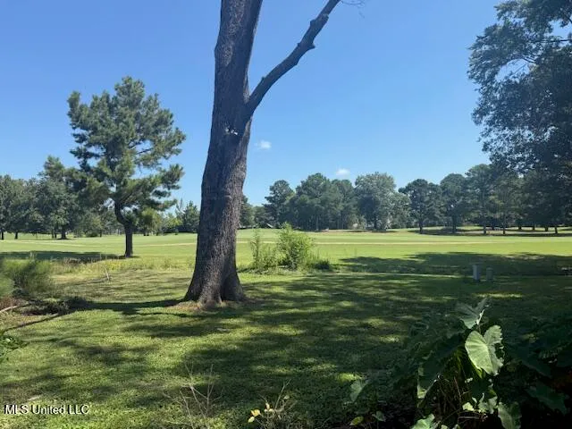 $255,000 | 538 South Deerfield Drive, Canton, MS 39046