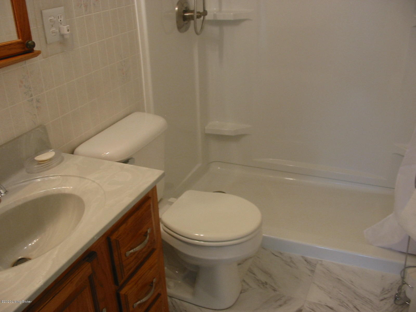 4909 Maryman Road Louisville, KY 40258 - Photo 6 of 22 010