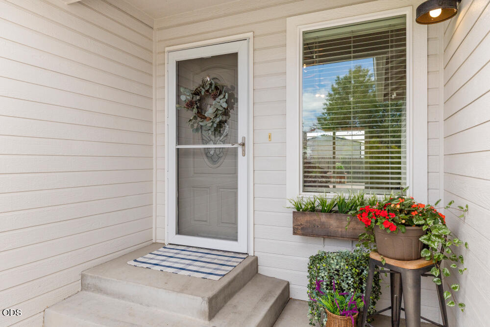 7464 Ruth Drive Klamath Falls, OR 97603 - Photo 2 of 47