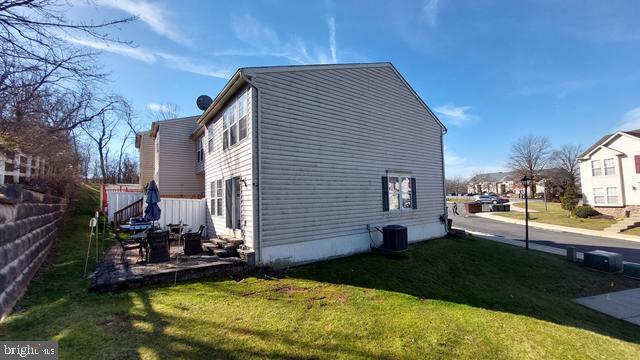 1501 Orchard View Road Reading, PA 19606 - Photo 3 of 23