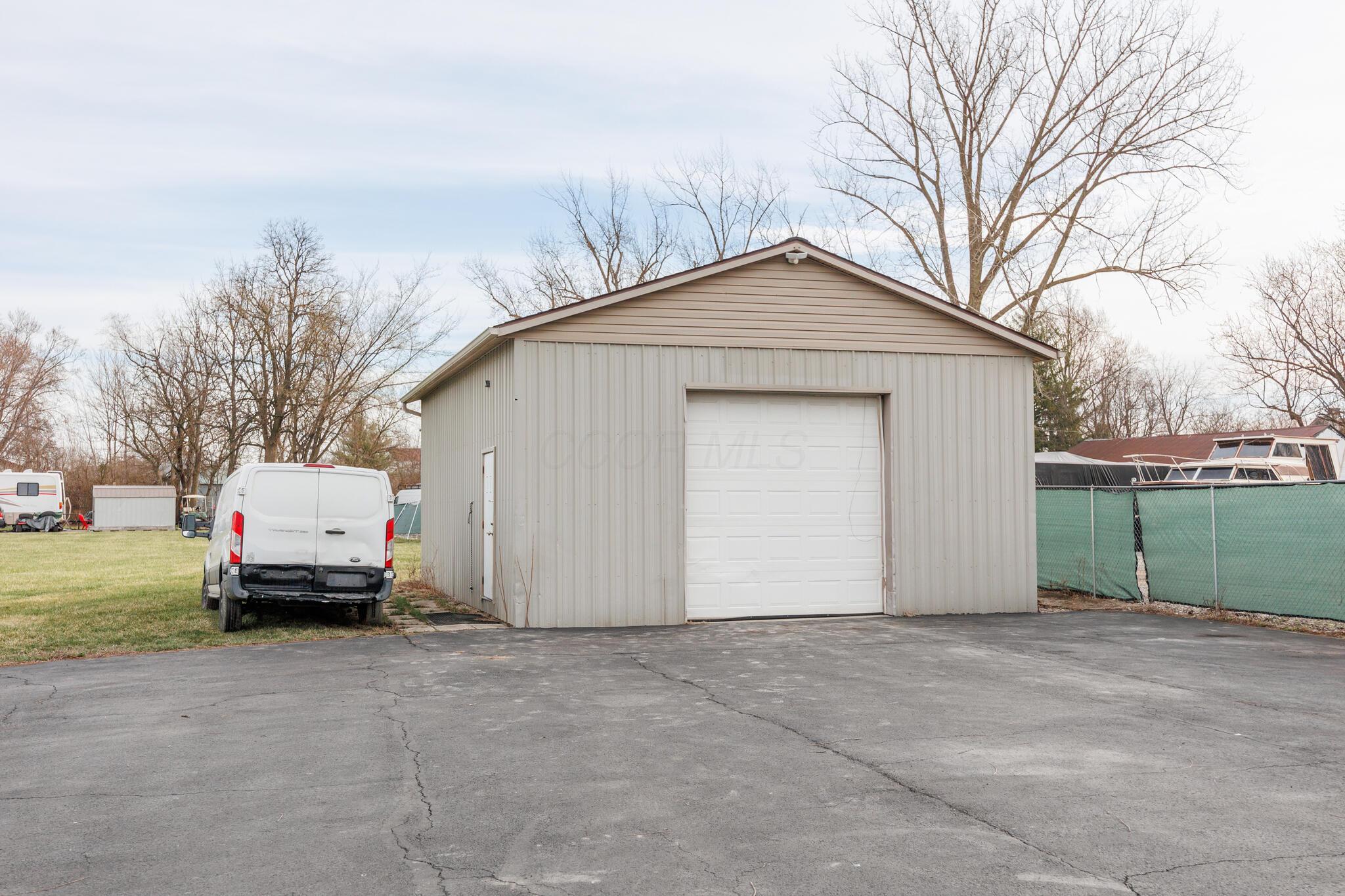 2182 Frank Road Columbus, OH 43223 - Photo 33 of 42 0319 Bo 2182 Frank Rd-28_(2048)