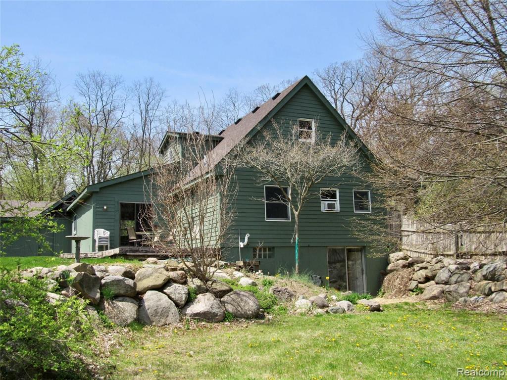 10693 Rattalee Lake Road Davisburg, MI 48350 - Photo 4 of 29
