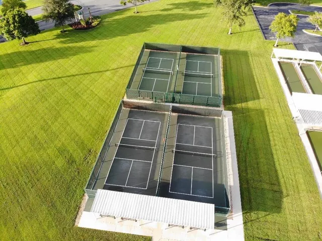 $425,000 | 5351 Aurora Drive, Leesburg, FL 34748