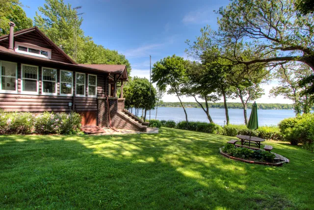 $2,250,000 | 2304 North Shore Drive, Delavan, WI 53115