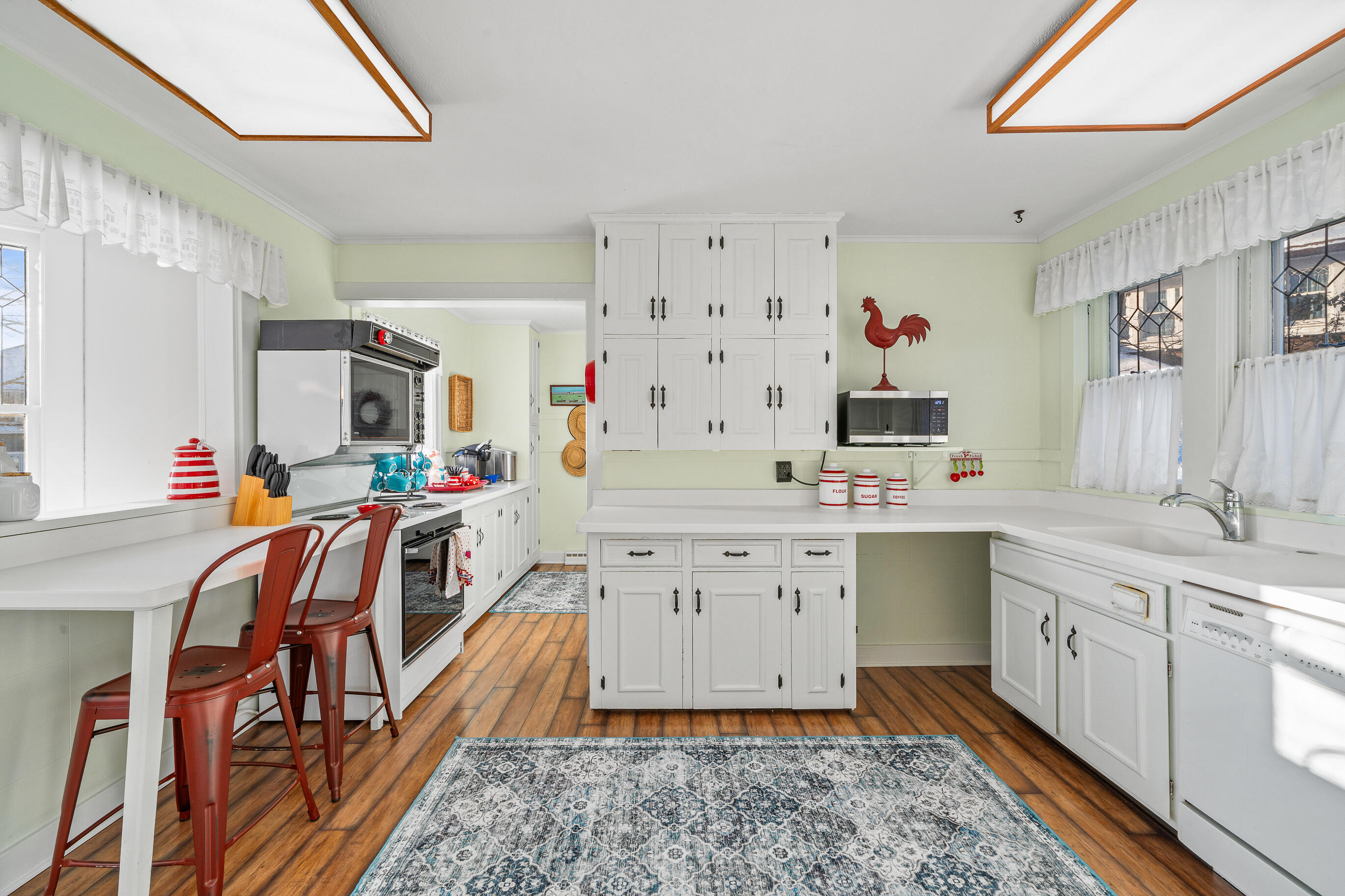 2304 North Shore Drive Delavan, WI 53115 - Photo 36 of 101 Kitchen