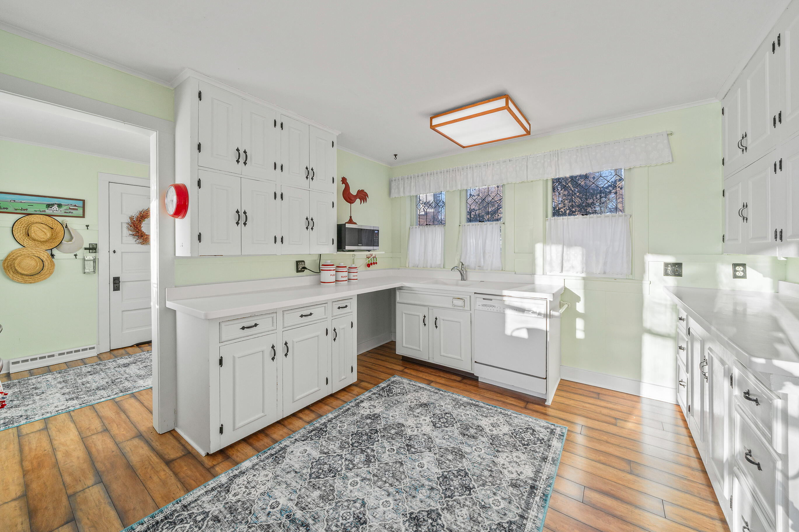 2304 North Shore Drive Delavan, WI 53115 - Photo 37 of 101 Kitchen