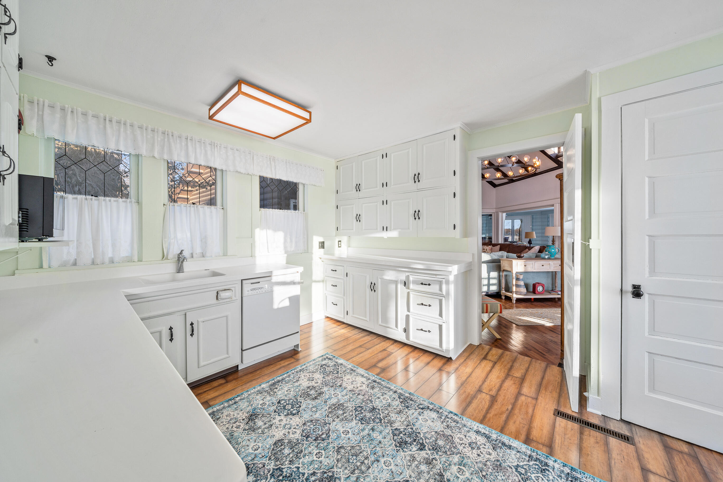 2304 North Shore Drive Delavan, WI 53115 - Photo 39 of 98 Kitchen