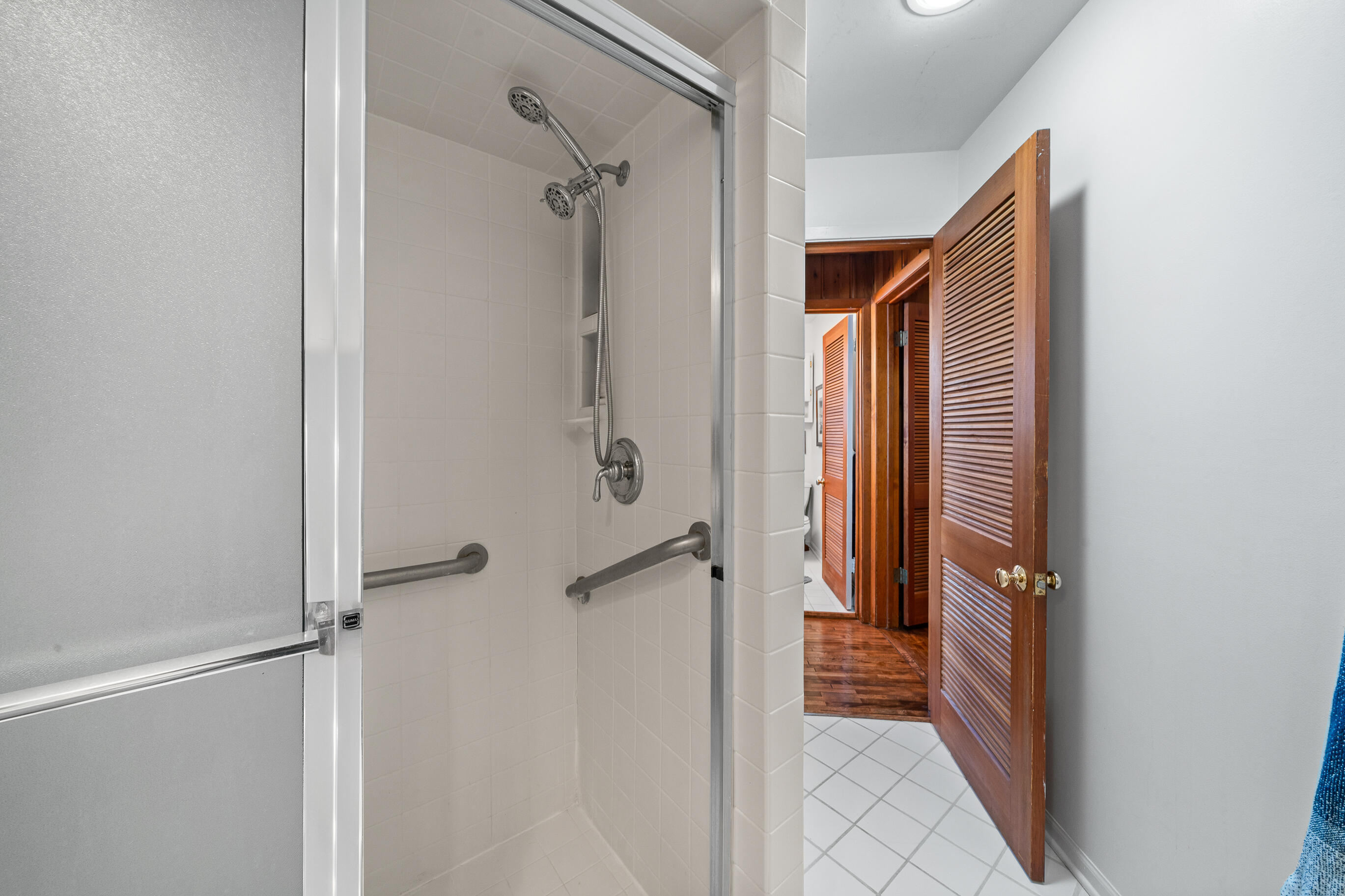 2304 North Shore Drive Delavan, WI 53115 - Photo 66 of 98 Full Bathroom