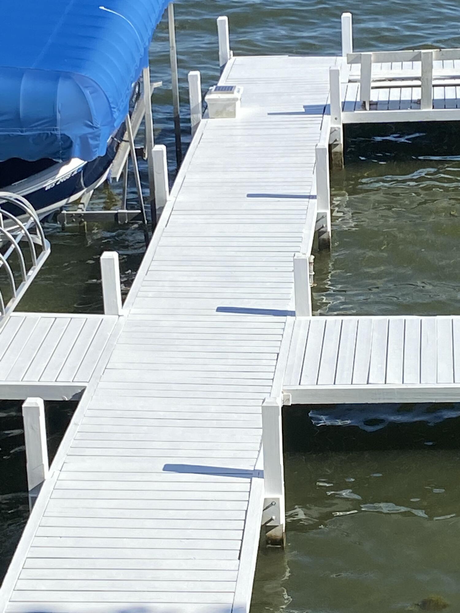 2304 North Shore Drive Delavan, WI 53115 - Photo 71 of 101 Boat Lift 10 years old