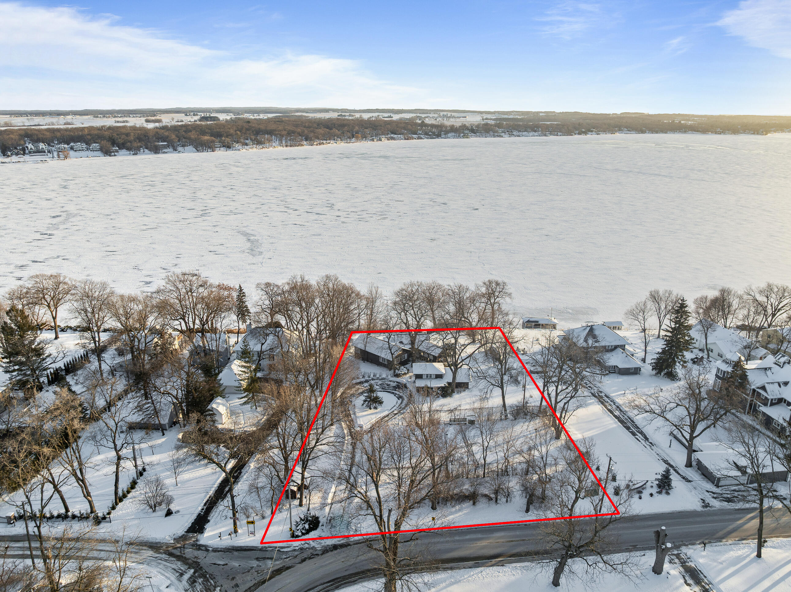 2304 North Shore Drive Delavan, WI 53115 - Photo 82 of 99 2304 N Shore Dr - Selects-1