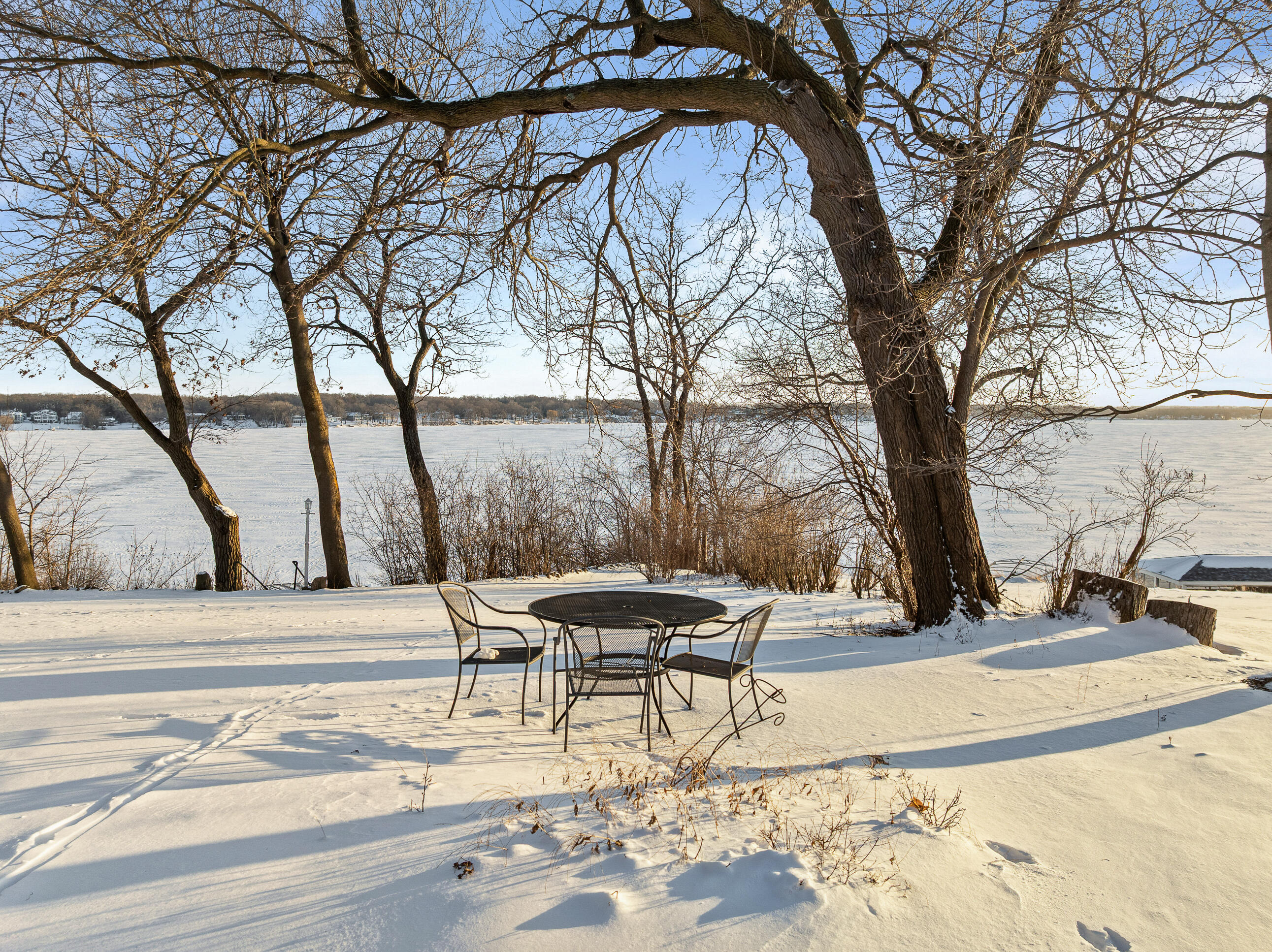 2304 North Shore Drive Delavan, WI 53115 - Photo 88 of 99 2304 N Shore Dr - Selects-12