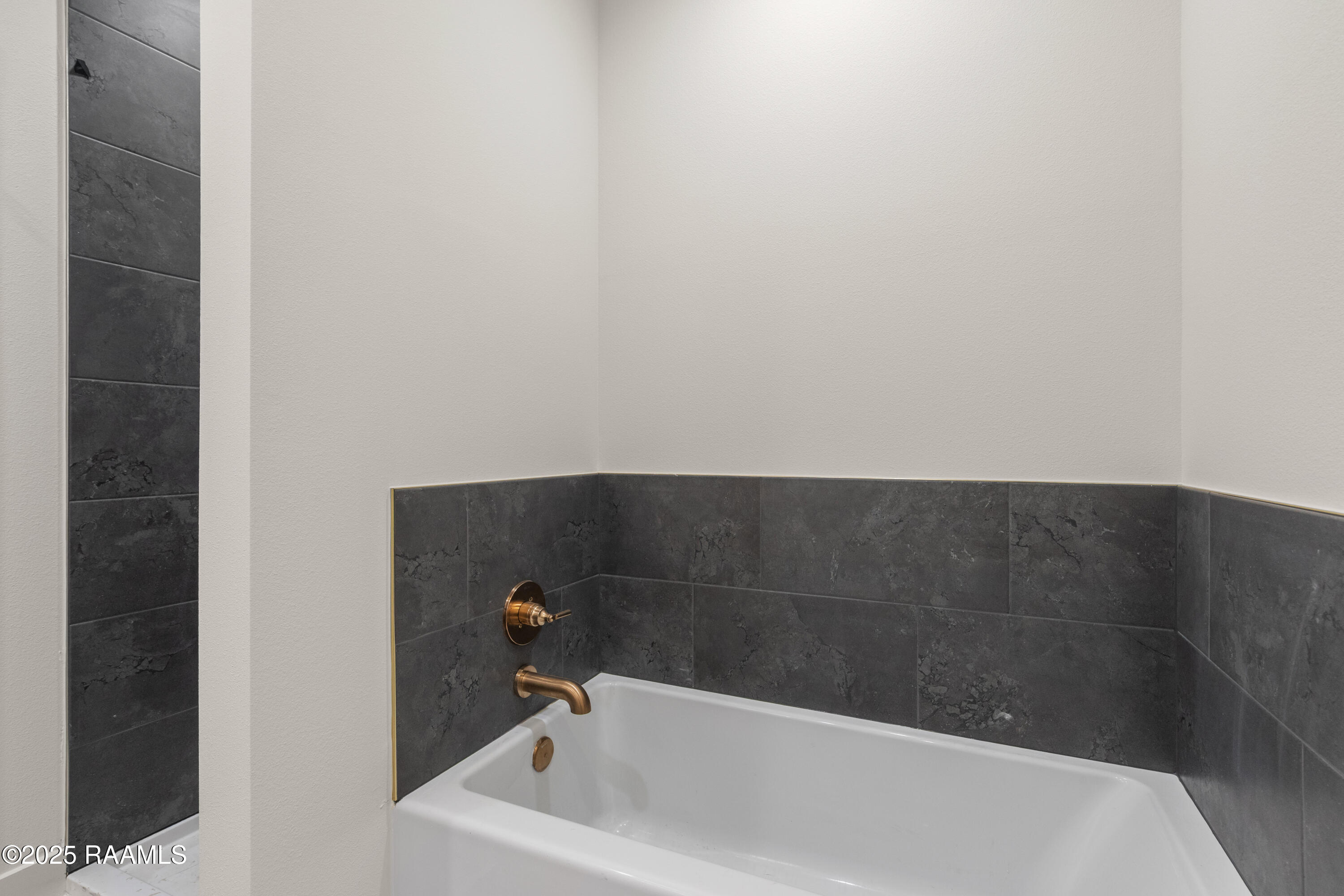 111 Steiner Road Lafayette, LA 70508 - Photo 9 of 13 staged sample