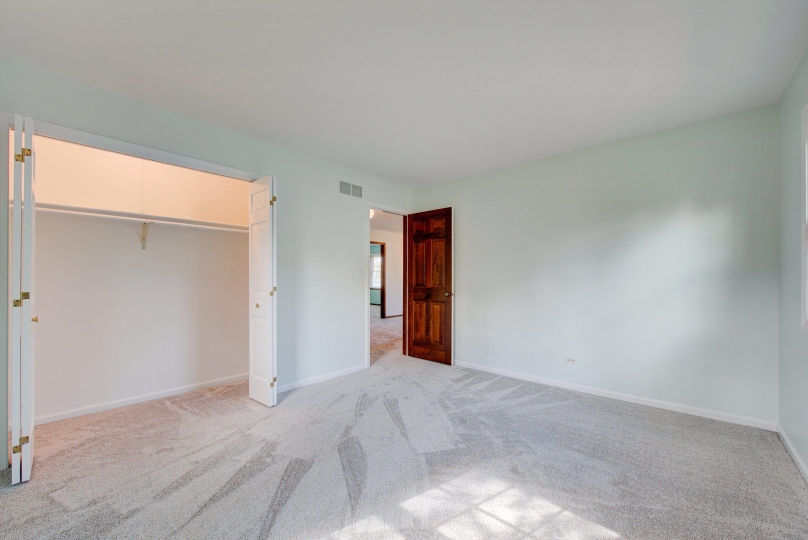 1710 Fender Road Naperville, IL 60565 - Photo 34 of 46 a view of an empty room