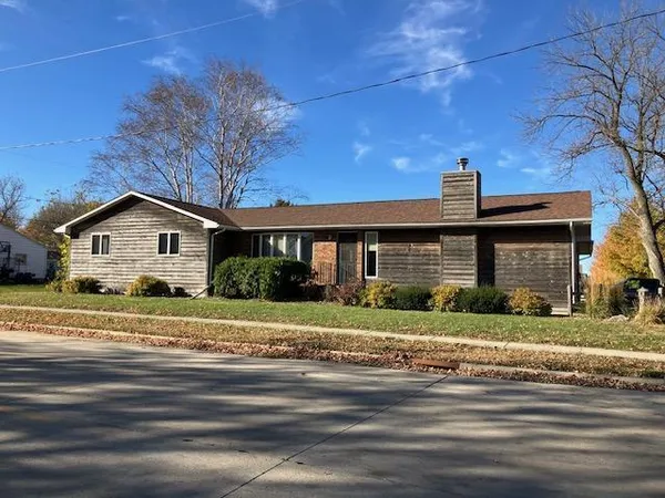 $274,500 | 510 Birch Avenue North, New Richland, MN 56072